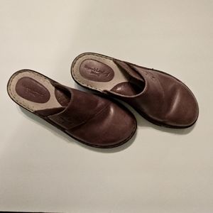 Browns Landing clogs 8.5 brown leather